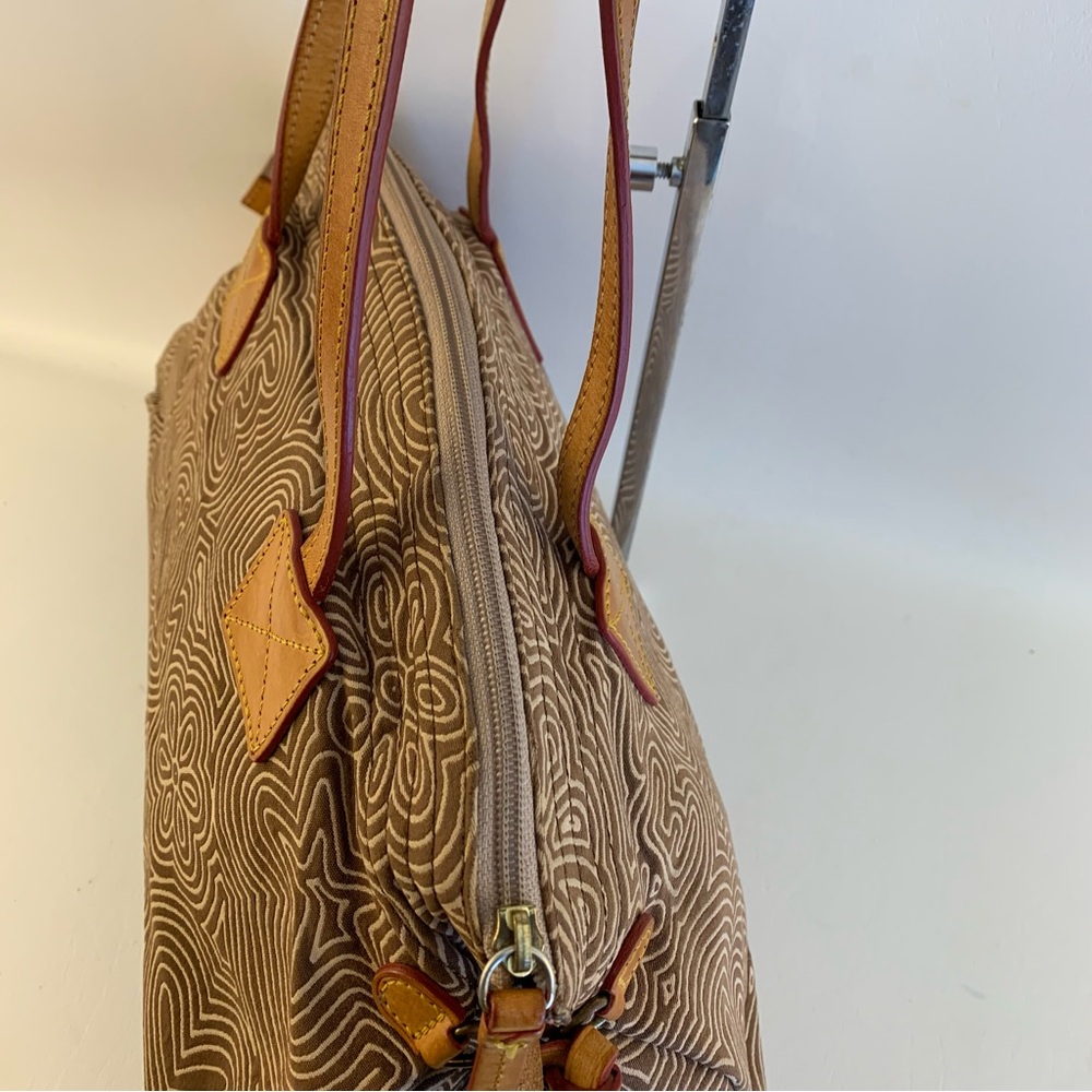 Stylish Brown Patterned Handbag - Picture 4 of 9